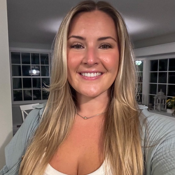 Meet your Posher, Elizabeth - Picture 1 of 1